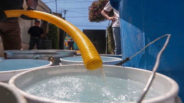 Escasez de agua se agrava en Matehuala y alcanza zona centro sin explicación oficial